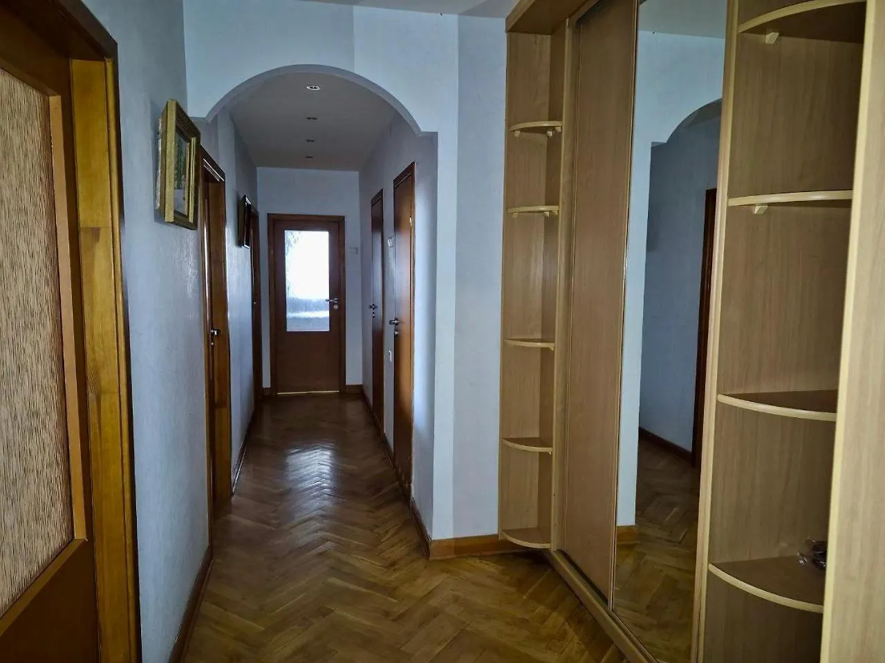 Аpartments At The Pecherska Metro Station