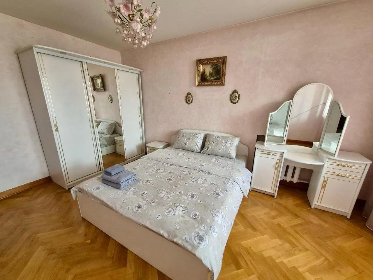 Аpartments At The Pecherska Metro Station Ukrajina
